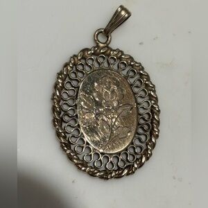 Vintage Winard Flower Pendant
